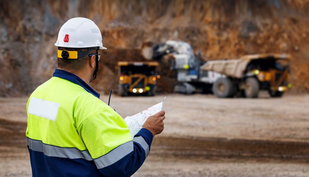 Conoce qué es la minería a cielo abierto, sus métodos de extracción y el impacto industrial de esta técnica en la obtención de minerales.
